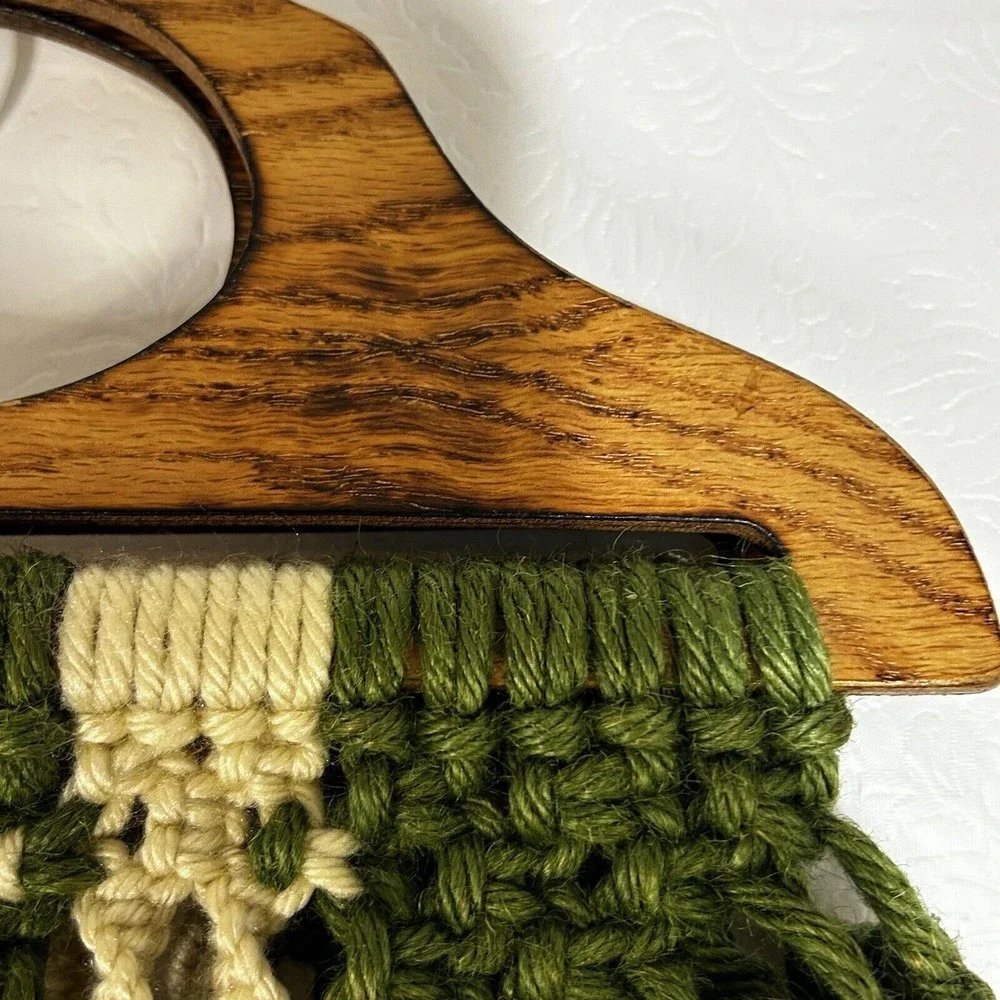 Vintage Crochet Knit Macrame Purse Wood Handles Green White Boho Granny Retro - Picture 8 of 9